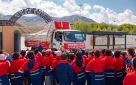 4400 公里专车送装直达帕米尔高原，快手国补专项组让5所塔县小学换新洗衣机